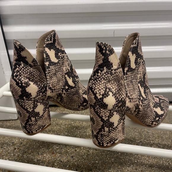 Steve Madden | Snake Print | Round Toe Ankle Booties - Picture 2 of 7